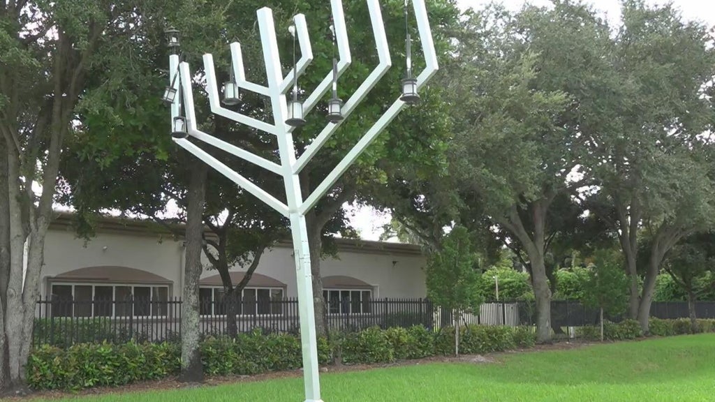 California man accused of ramming a shopping cart into menorah outside Broward synagogue, police say — CBS Miami, Naples Health news