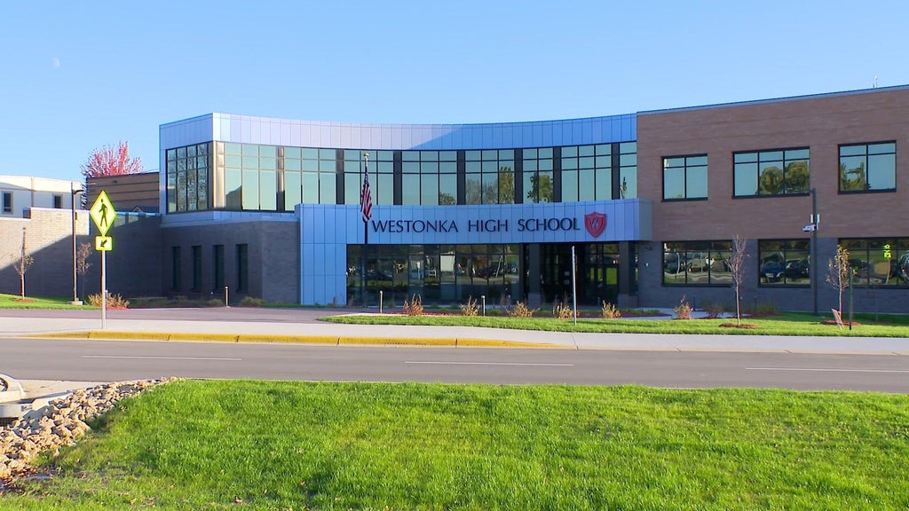 Westonka schools develop AI policymaking group to prepare for evolving technology — WCCO / CBS Minnesota, Naples Technology news