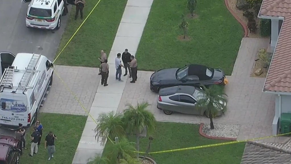 Man dead, woman hospitalized after domestic shooting in southwest Miami-Dade neighborhood, deputies say — CBS Miami, Naples Health news