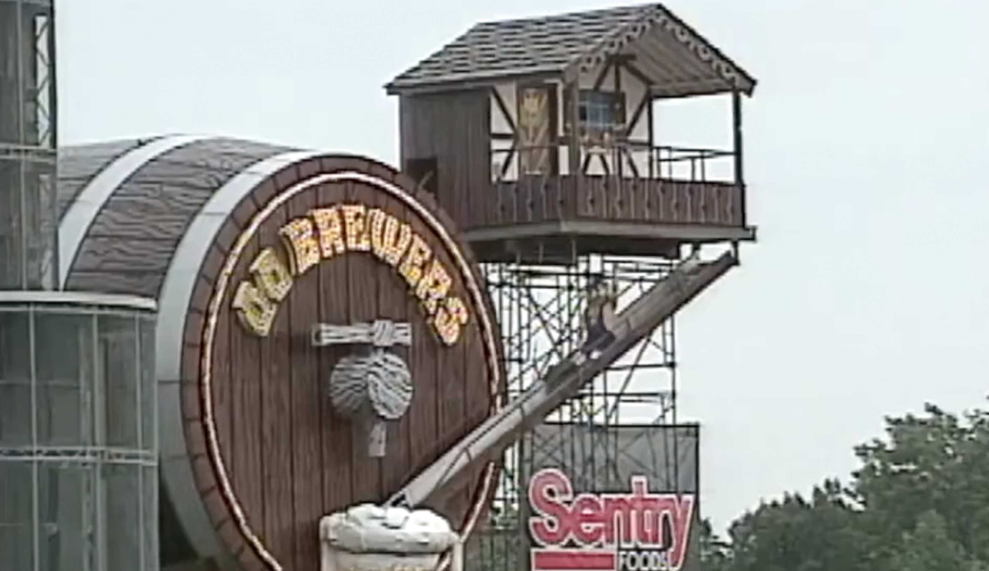 Bernie Brewer's old chalet finds new home at Lakefront Brewery, keeping County Stadium memories alive — TMJ4 Milwaukee, Naples Dining news