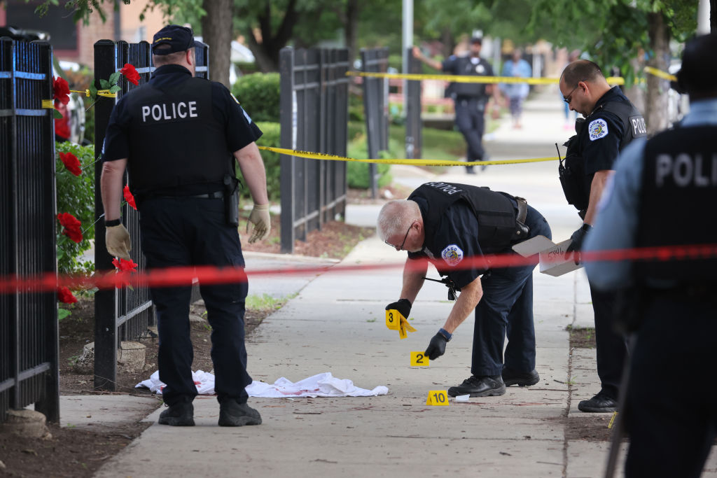 Researchers point to community violence programs, pandemic recovery in historic homicide decline — Florida Phoenix