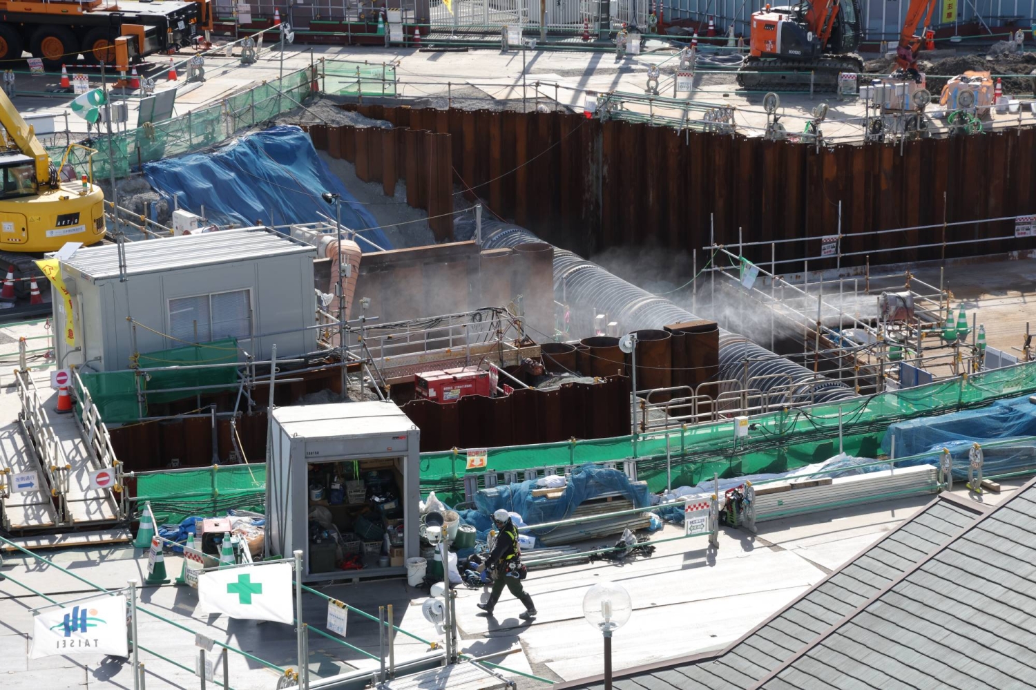  Family of driver who died after truck fell into Saitama sinkhole sues prefecture  — Japan Times